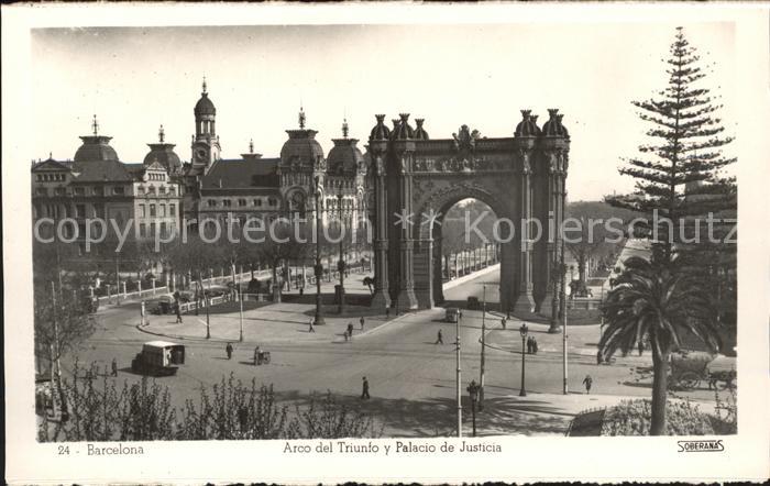 Barcelona Cataluna Arco del Triunfo y Palacio de Justicia
