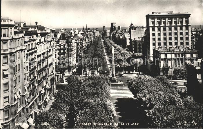 Barcelona Cataluna Paseo de Gracia hacia el mar