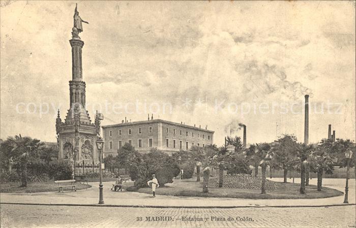 Madrid Spain Estatua y plaza de Colon