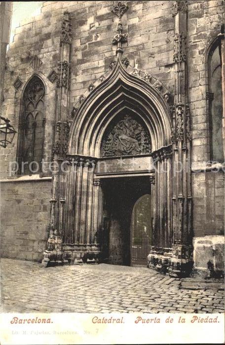 Barcelona Cataluna Catedral Puerta Piedad