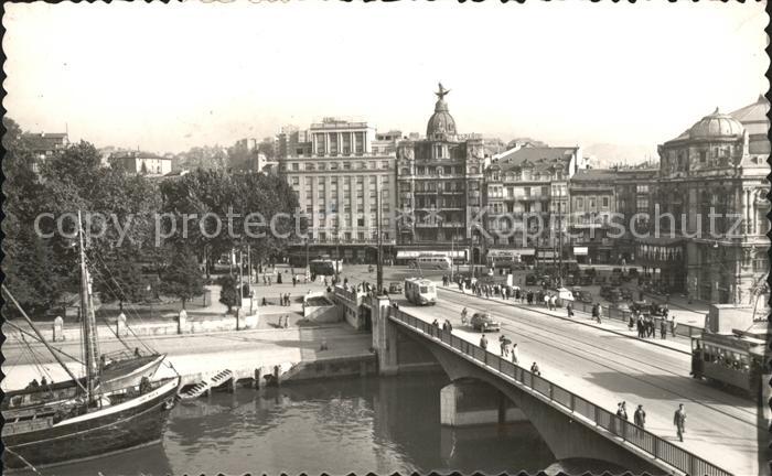 Bilbao Espana Puente de la Victoria y Teatro