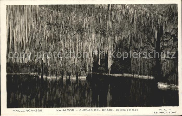Hoehlen Caves Grottes Mallorca Manacor Cuevas del Drach Lago