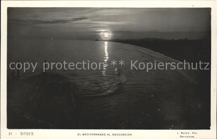 Sitges El Mediterraneo al Obscurecer
