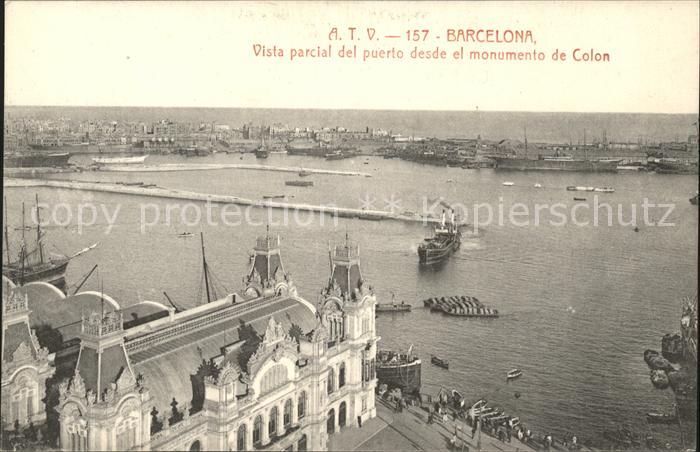 Barcelona Cataluna El Puerto desde el monumento de Colon