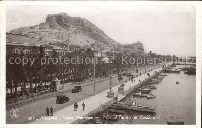 Alicante En el  fondo el Castillo