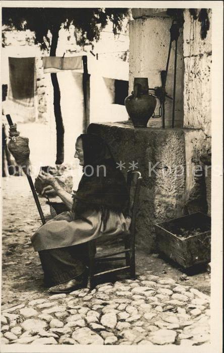 Mallorca mujer mayor en el giro