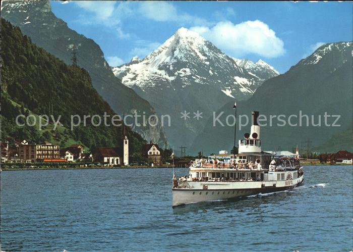 Dampfer Binnenschifffahrt Flueelen Vierwaldstaettersee Bristenstock