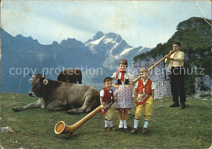 Alphorn Kinder Trachten Kuehe Ebenalp Meglisalp Freiheit Hundstein