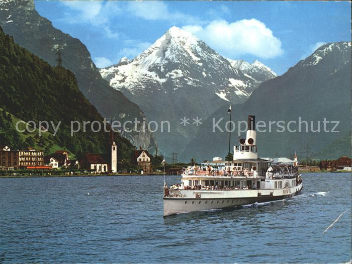 Dampfer Binnenschifffahrt Flueelen Vierwaldstaettersee Bristenstock