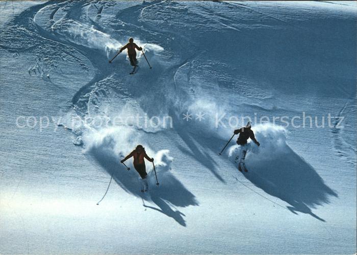 Ski-Abfahrt Neuschnee