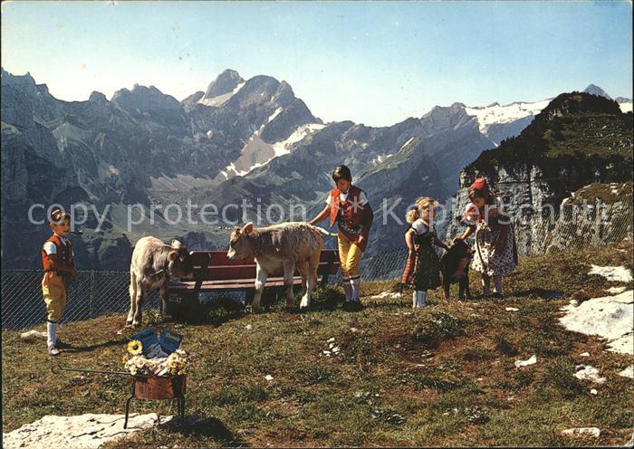 Kuehe Kalb Kinder Trachten Ebenalp Appenzell Altmann Rotsteinpass