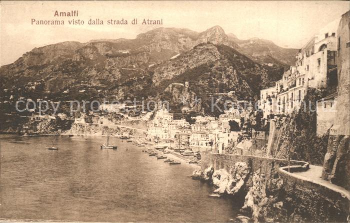 Amalfi Panorama visto dalla strada di Atrani