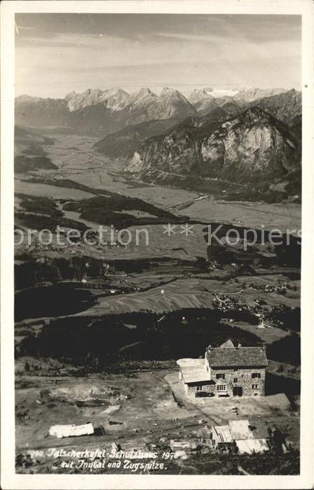 Patscherkofel Haus mit Inntal und Zugspitze