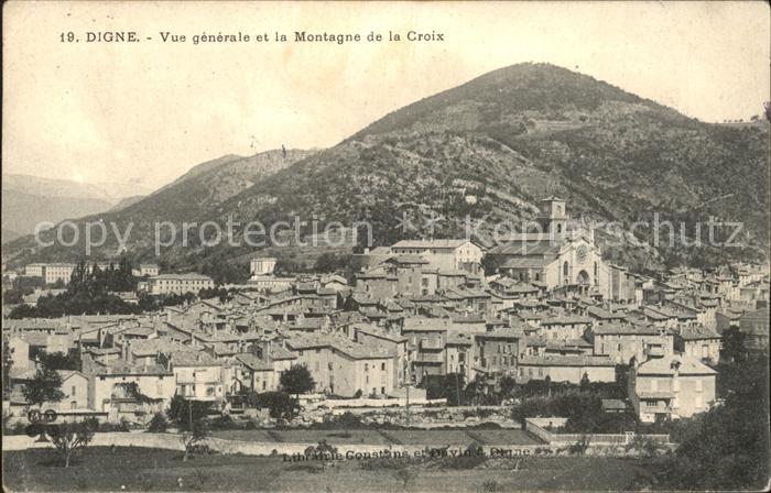 Digne-les-Bains Vue generale et la Montagne de la Croix