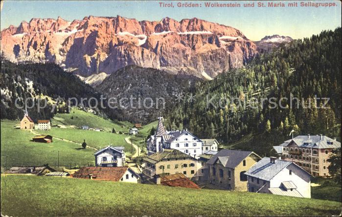 Groeden Tirol Wolkenstein und St Maria mit Sellagruppe