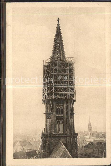 Freiburg Breisgau Muensterturm eingeruestet