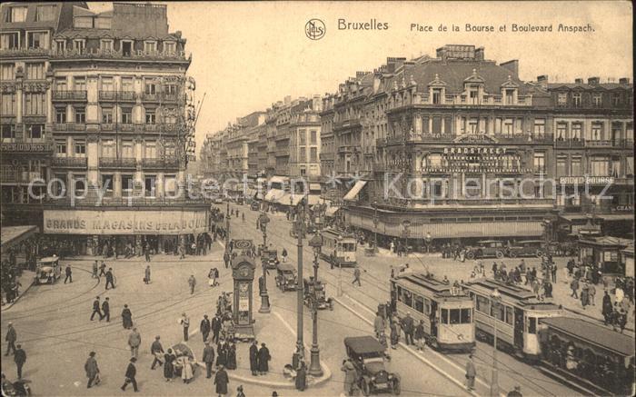 Bruxelles Bruessel Place de la Bourse et Boulevard Anspach Tram