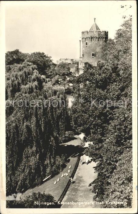 Nijmegen Kronenburgerpark met Kruittoren