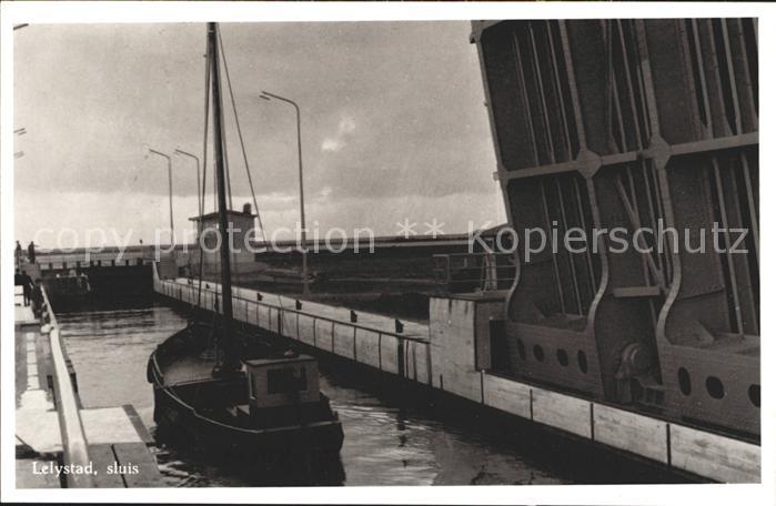 Lelystad Sluis Schleuse