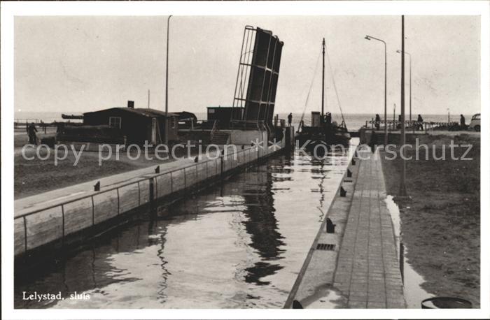 Lelystad Sluis Schleuse