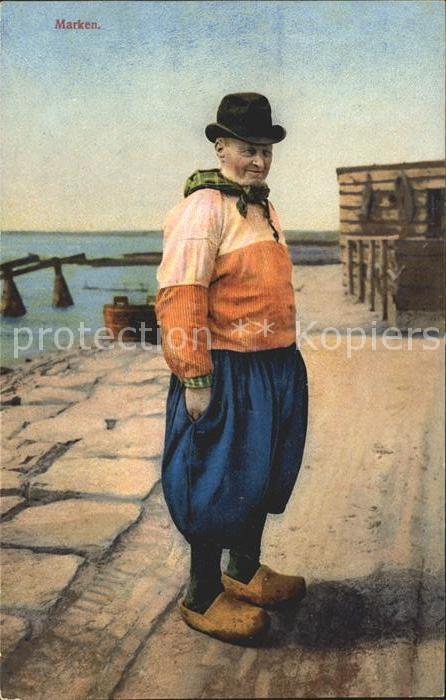 Marken Mann in Tracht Holzschuhe