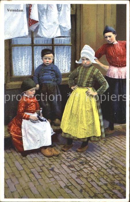 Volendam Kinder Frau Trachten