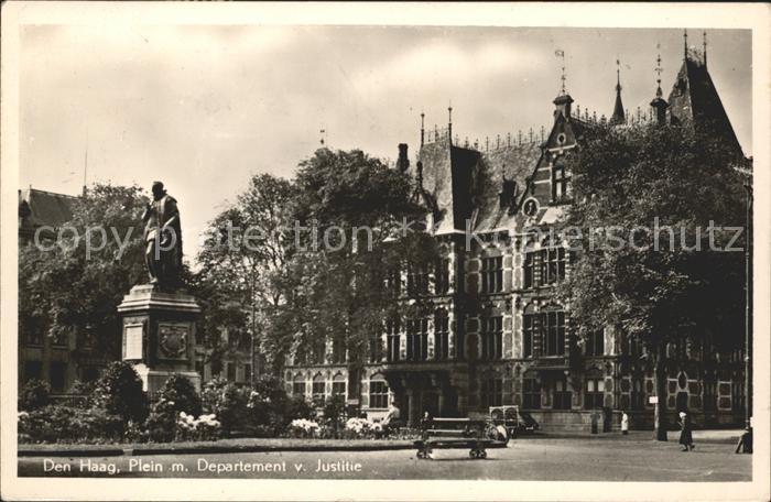 Den Haag Plein met Department van Justitie Monum