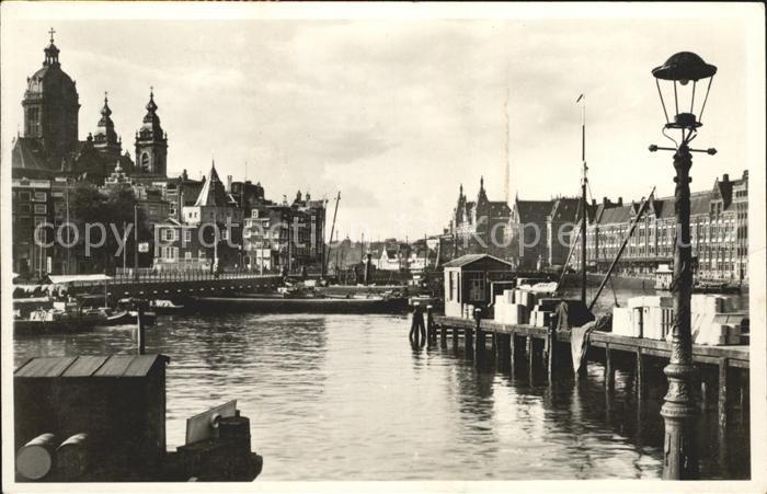 Amsterdam Niederlande Gezicht op Centraal Station en St Nicol