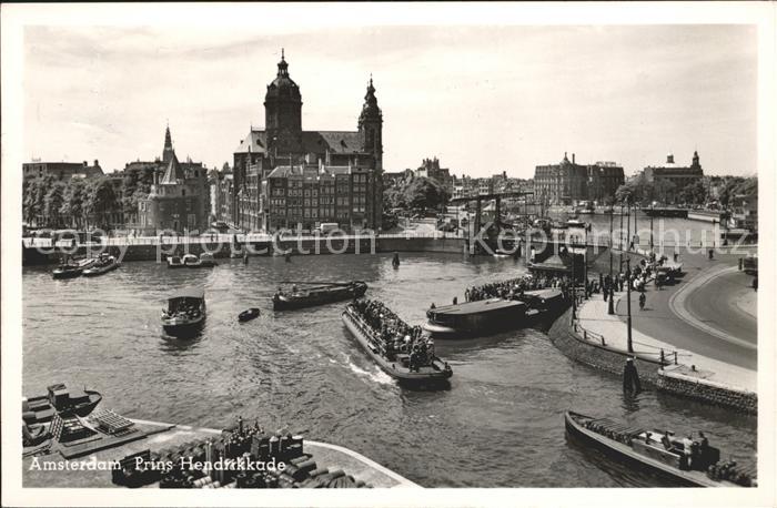 Amsterdam Niederlande Prins Hendrikkade Schiffe Kirche