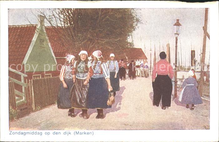 Marken Zondagmiddag op den dijk Trachten