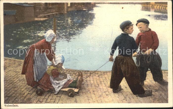 Volendam Kinder am Wasser