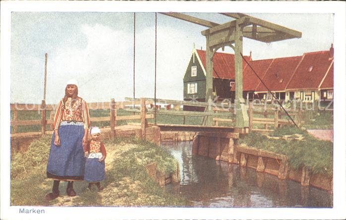 Marken Mutter mit Kind Trachten Zugbrücke