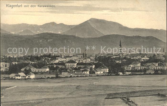 Klagenfurt Woerthersee Gesamtansicht mit Karawanken
