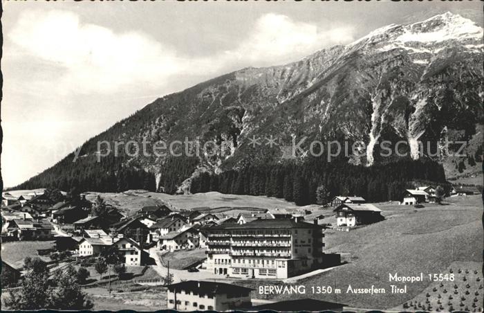 Berwang Tirol Teilansicht mit Alpenblick