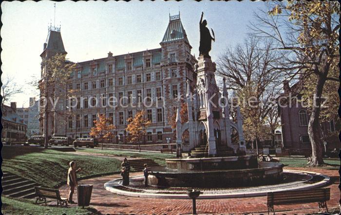 Quebec Monument de la Foi Place d Armes