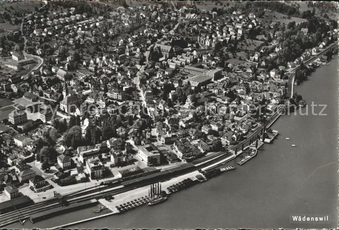 Waedenswil am Zuerichsee Fliegeraufnahme