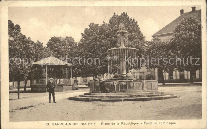 Sarre-Union Place de la Republique Fontaine et Kiosque