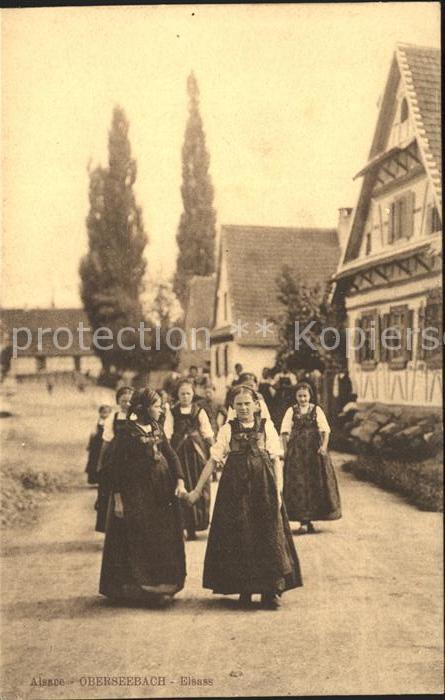 Oberseebach Bas-Rhin Maedchengruppe Trachten