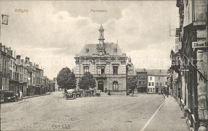 Attigny Ardennes Marktplatz