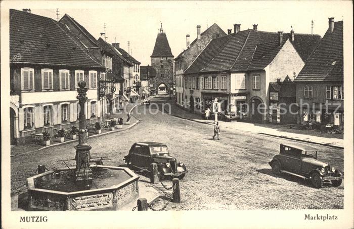 Mutzig Bas Rhin Alsace Marktplatz Brunnen Autos