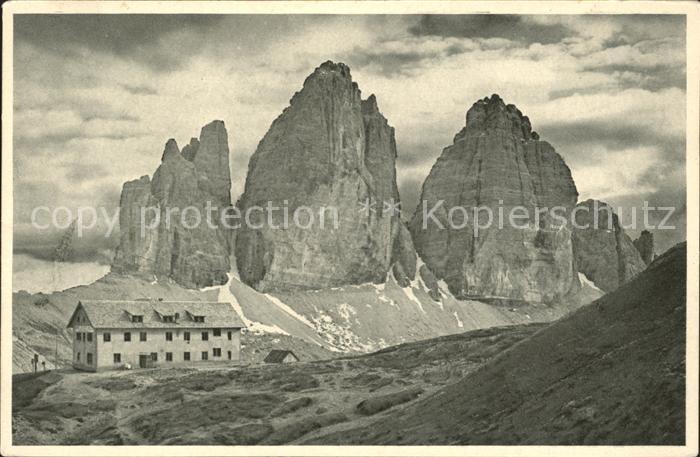 Drei Zinnen mit Huette Dolomiten
