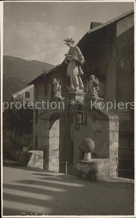 Brixen Thale Steinernes Tor mit Figuren