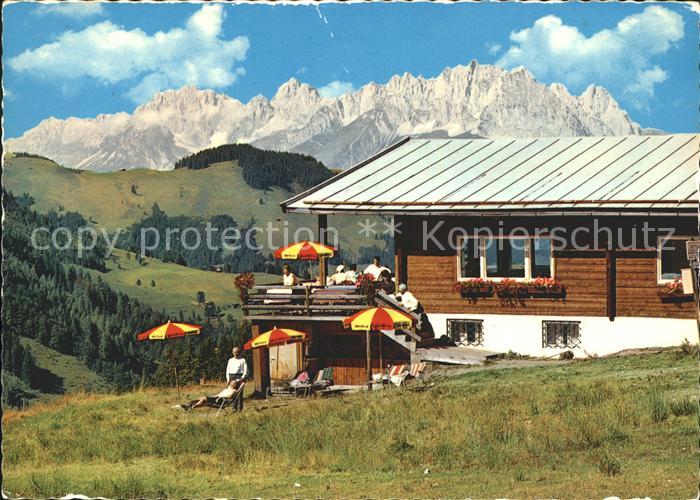 Fieberbrunn Tirol Berggasthof Streuboeden mit Kaisergebirge