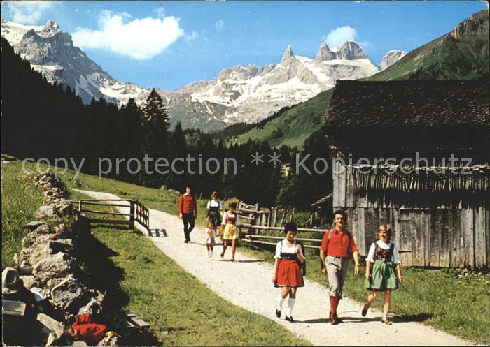 Gauertal Montafon Drei Tuerme Sulzfluh Wanderer