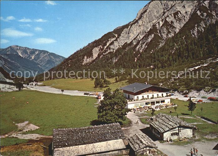Pertisau Achensee Alpengasthof Gramai mit Almgebaeuden
