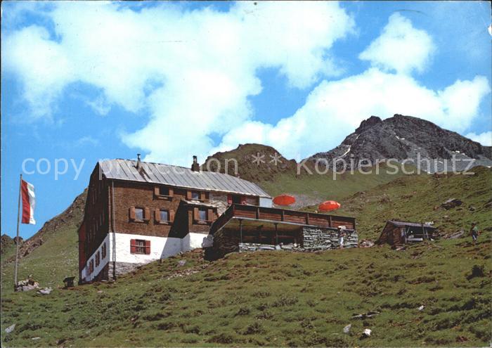 Edelhuette im Zillertal mit Ahornspitze