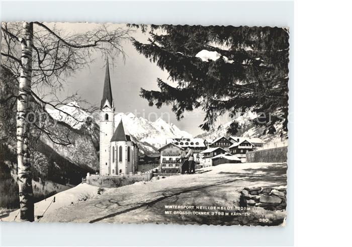 Heiligenblut Kaernten mit Kirche und Grossglockner