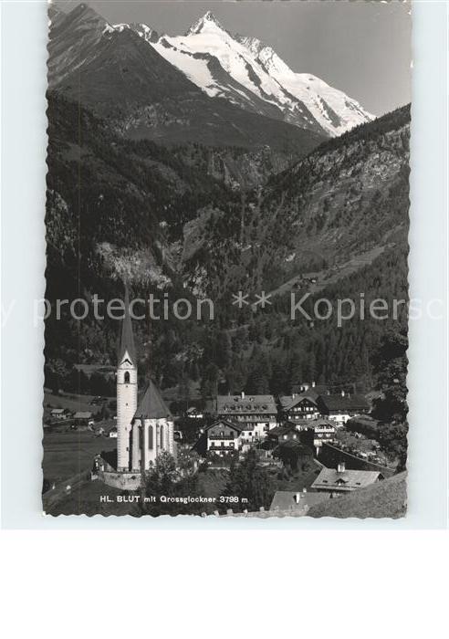 Heiligenblut Kaernten Kirche mit Grossglockner