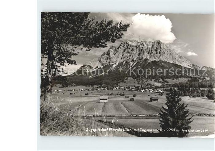 Ehrwald Tirol mit Zugspitzmassiv
