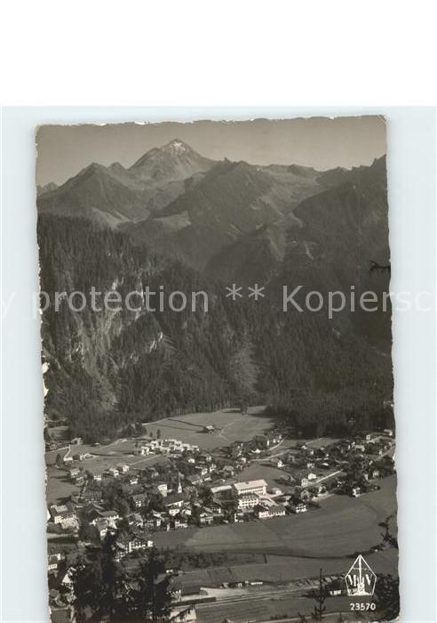 Mayrhofen Zillertal mit Ahornspitze